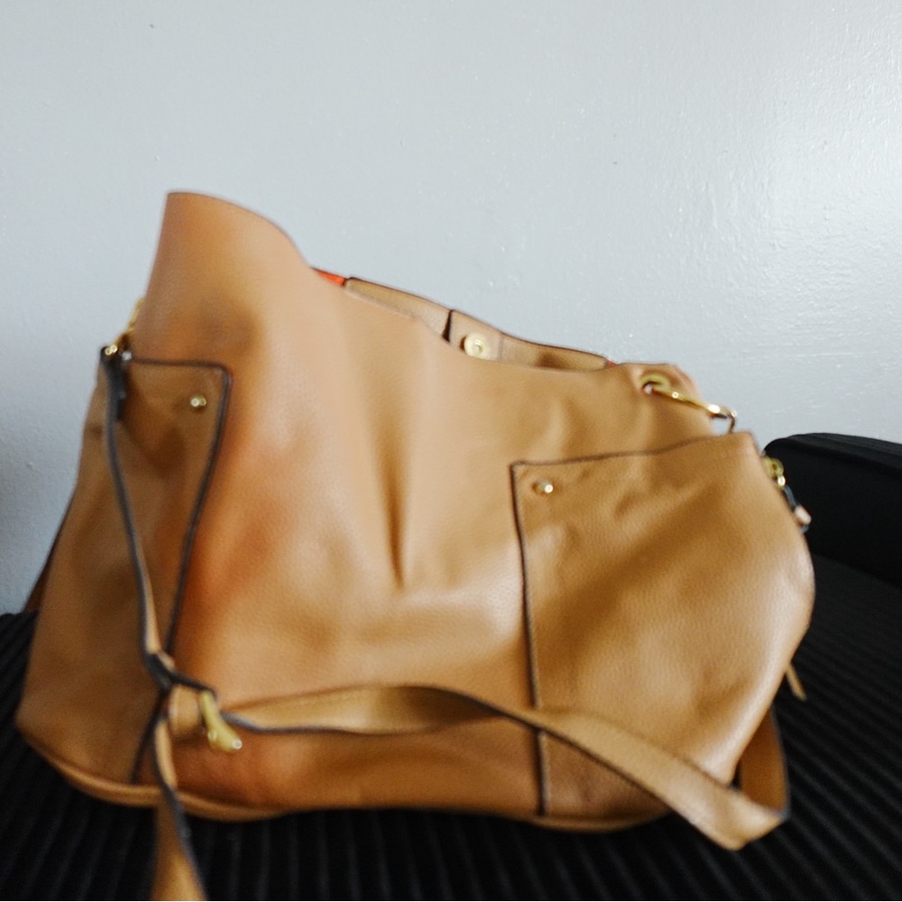 Elegant Tan Leather Tote Bag
